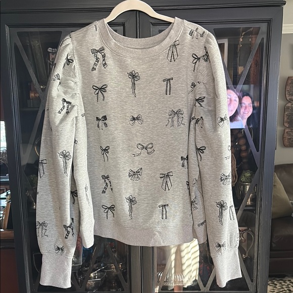 Anthropologie Maeve Gray Sweatshirt with embroidered Bow Print - Picture 4 of 10